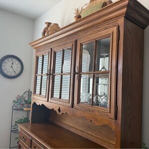 Elegant Wooden Oak China Cabinet